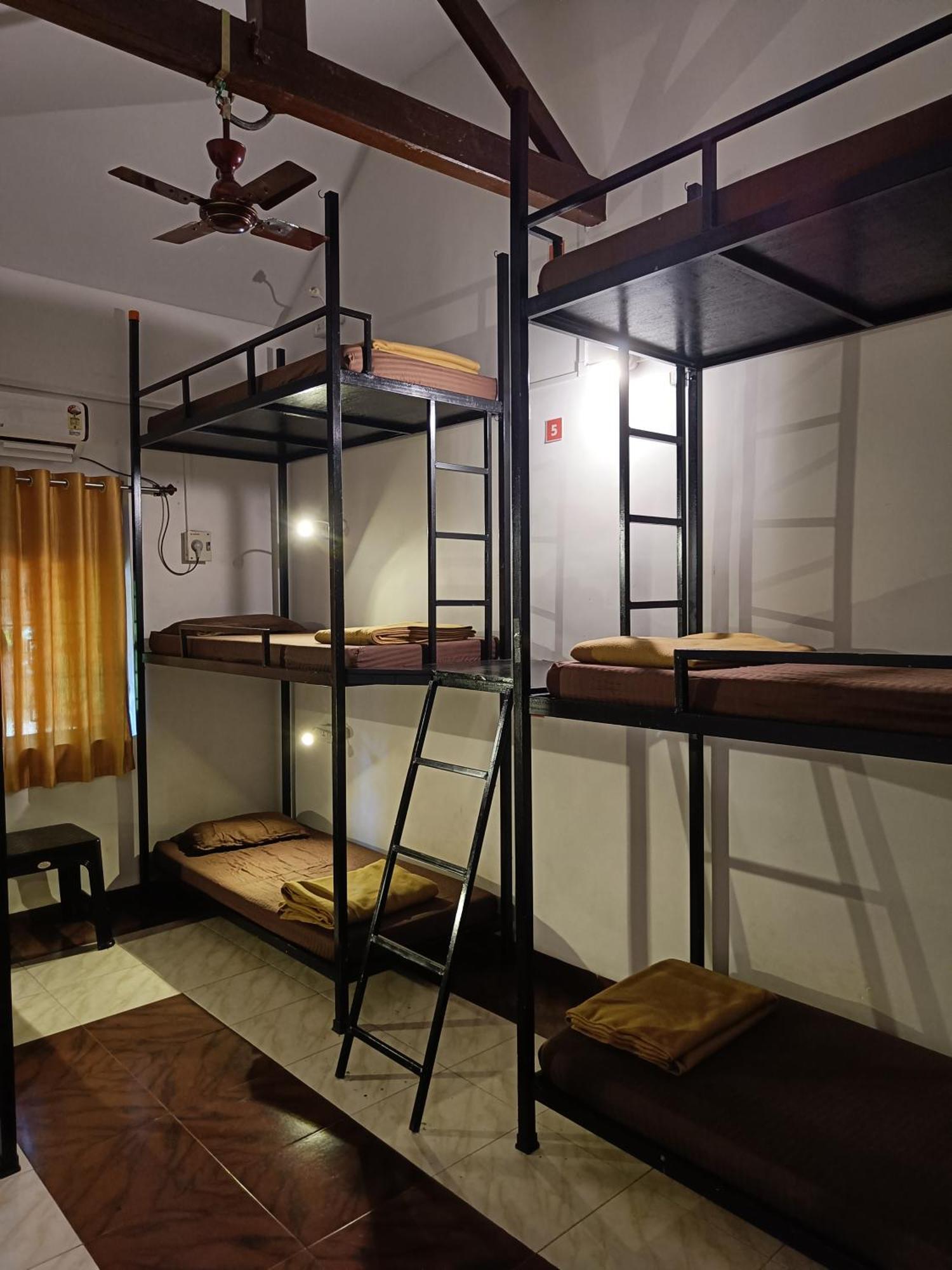 Hostel BunkNBrew Palolem Zimmer foto